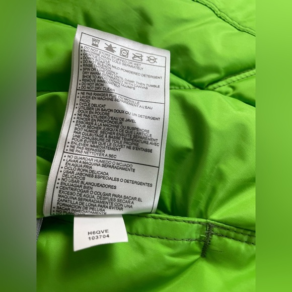 Girls Nike Puffer down Vest Reversible - Olive Green and Bright Lime Green. - Picture 11 of 13